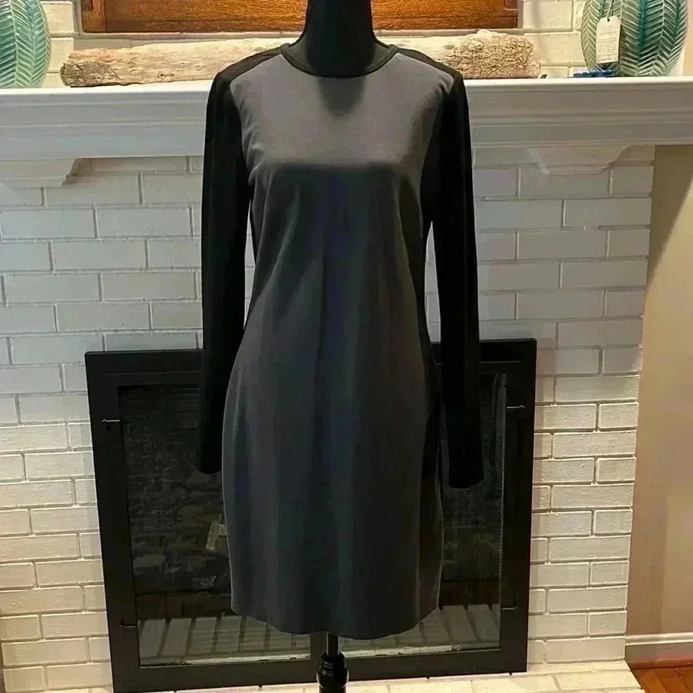 Size 10 Banana Republic long sleeve zip back dress. 271